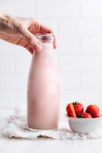 HowTo Easy 3 Ingredient Vegan Strawberry Milk recipe TheGreenCreator 1